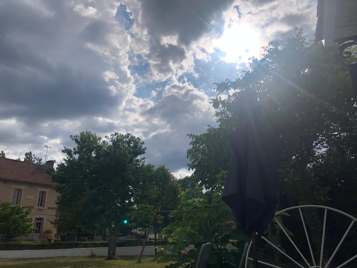 Gite Des Tournesols Oradour-Fanais エクステリア 写真